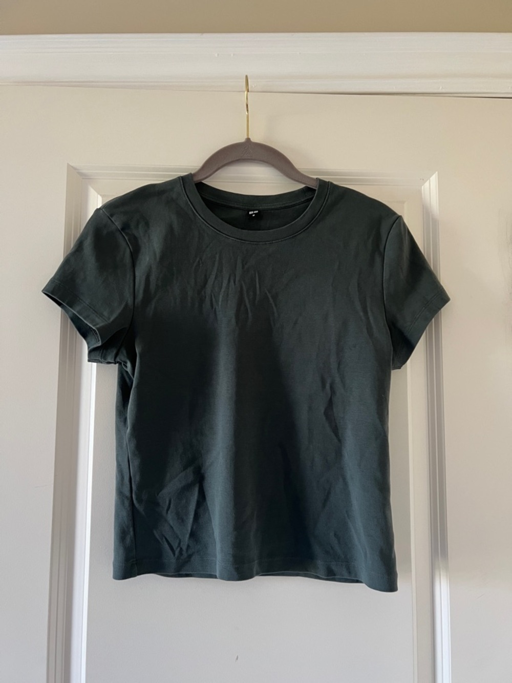 UNIQLO green T-shirt size M